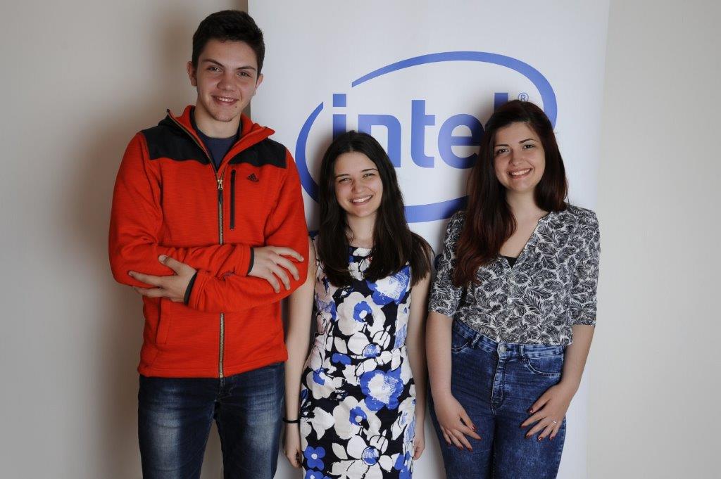 Bulgarian_participants_at_Intel_ISEF_2016_2.jpg