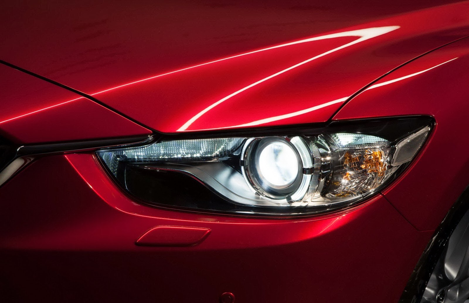 New-2014-Mazda6-Sedan-front-light.jpg